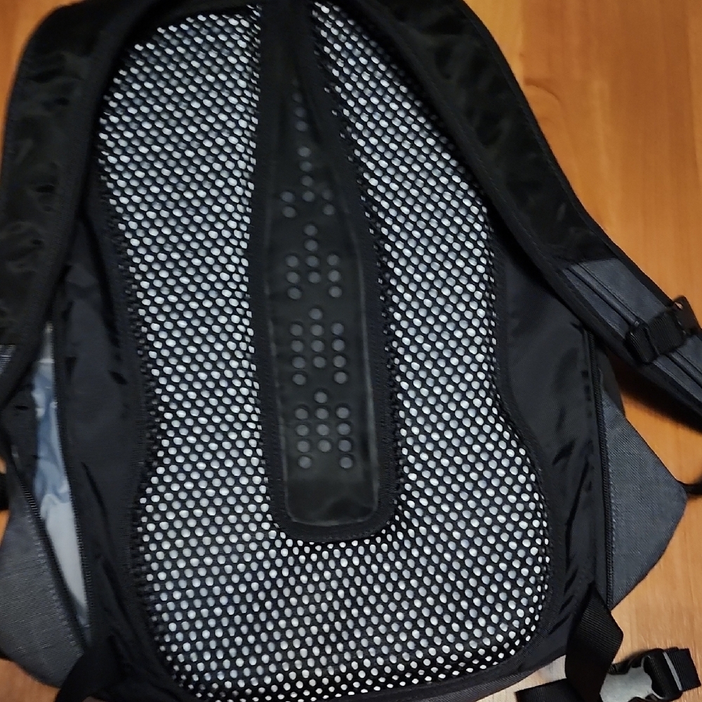 Dakine Gray Men's Daypack Backpack - Picture 8 of 11